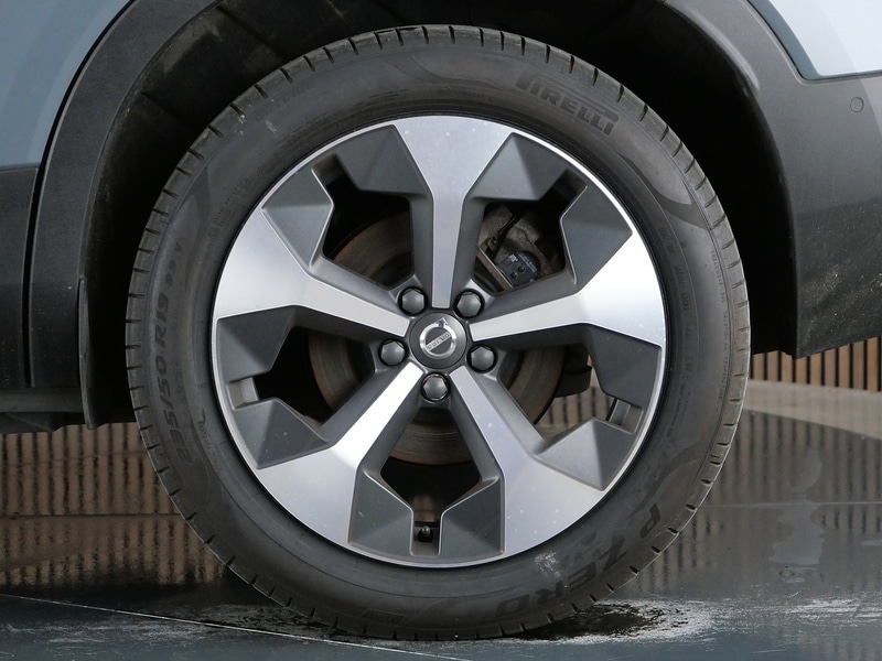 Used Volvo XC40 2023 for sale - 77840680: Photo 46