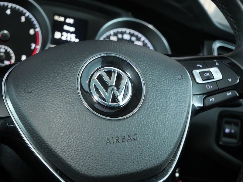 Used Volkswagen Golf 2017 for sale - 77065427: Photo 29