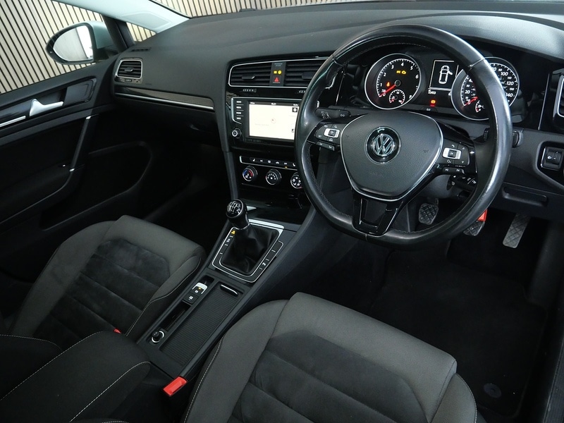 Used Volkswagen Golf 2017 for sale - 77065427: Photo 3