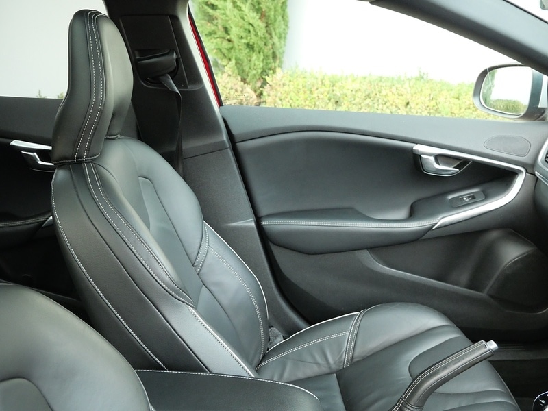 Used Volvo V40 2018 for sale - 76712172: Photo 17