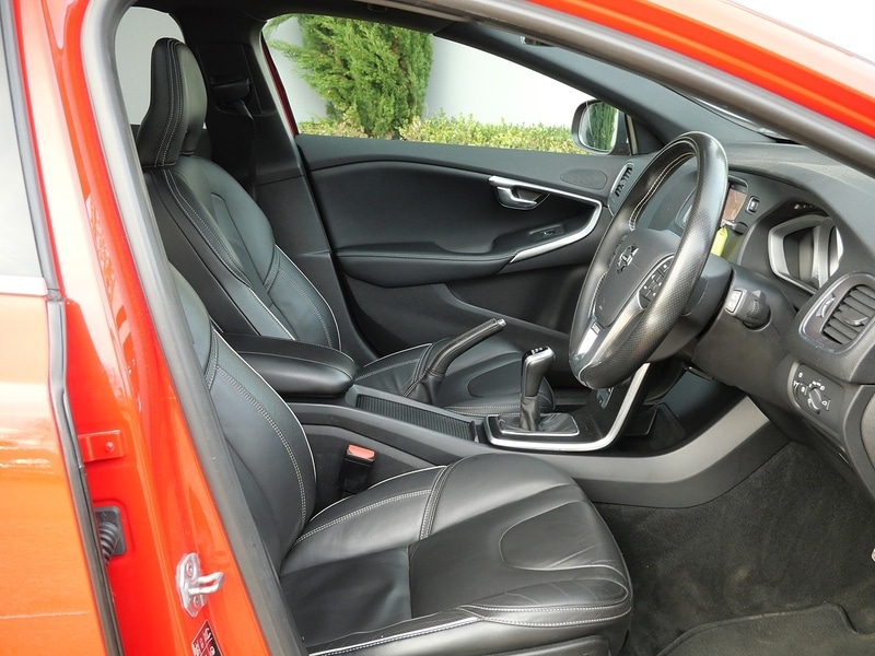 Used Volvo V40 2018 for sale - 76712172: Photo 18