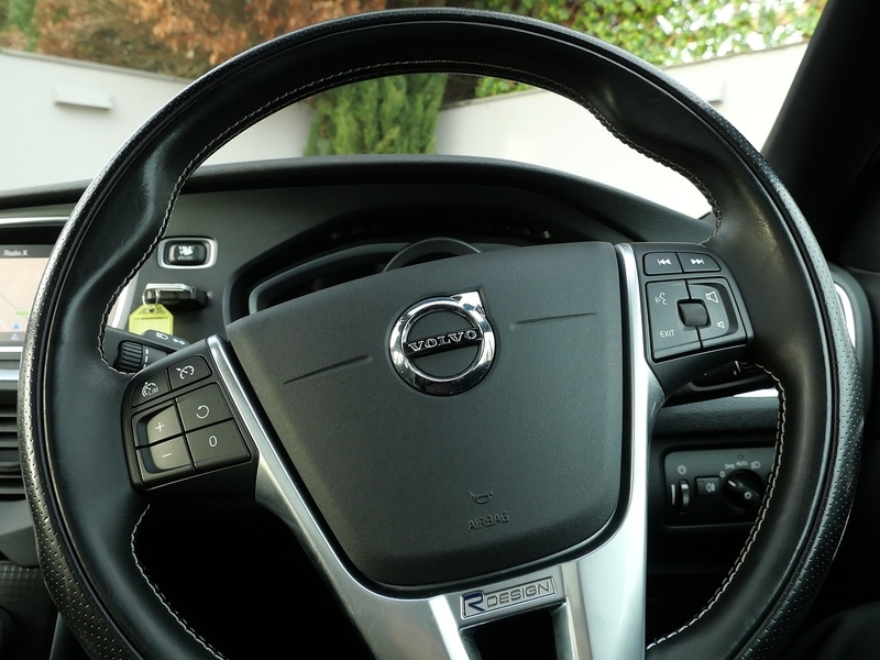 Used Volvo V40 2018 for sale - 76712172: Photo 25