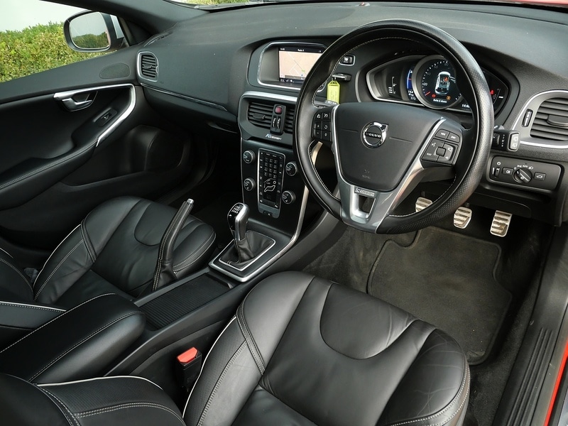 Used Volvo V40 2018 for sale - 76712172: Photo 3