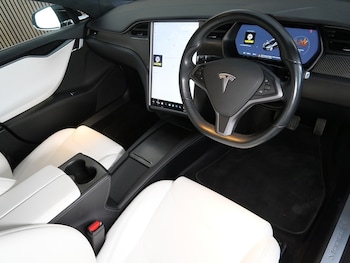 Used Tesla Model S 2018 for sale - 78421842: Photo