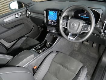 Used Volvo XC40 2023 for sale - 79648397: Photo