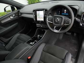 Used Volvo XC40 2023 for sale - 74795210: Photo