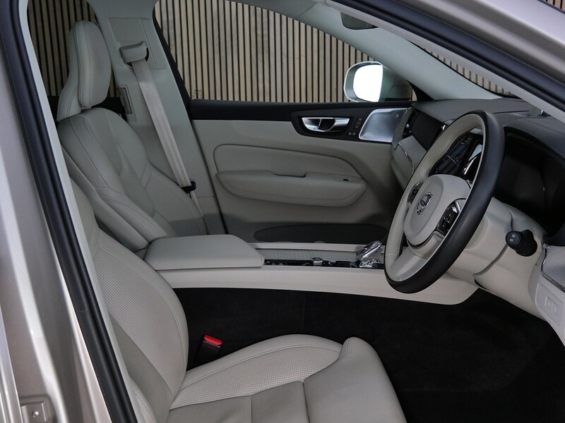 Used Volvo XC60 2023 for sale - 77906011: Photo 32