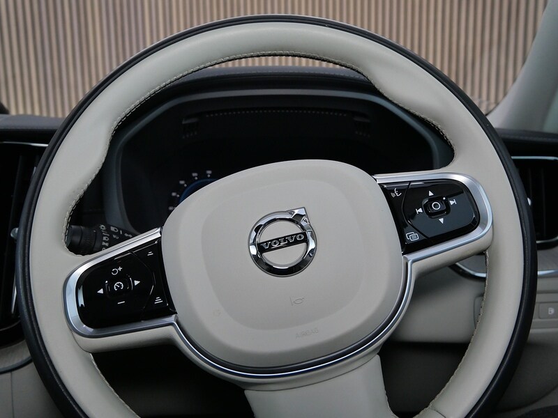 Used Volvo XC60 2023 for sale - 77906011: Photo 38