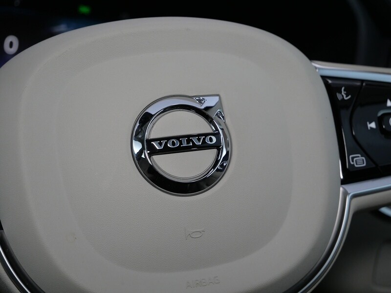 Used Volvo XC60 2023 for sale - 77906011: Photo 39