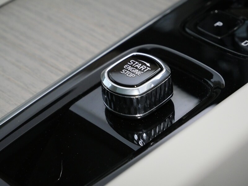 Used Volvo XC60 2023 for sale - 77906011: Photo 42