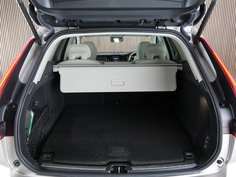 Used Volvo XC60 2023 for sale - 77906011: Photo 51