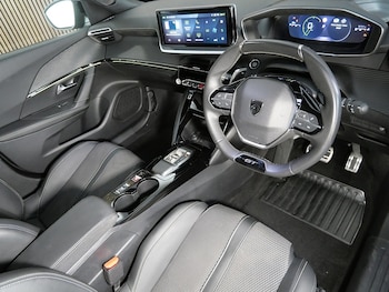 Used Peugeot 2008 2025 for sale - 79010064: Photo