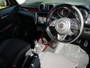 Used Suzuki Swift 2023 for sale - 76946803: Photo