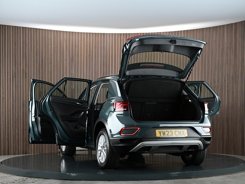 Used Volkswagen T-Roc 2023 for sale - 78168006: Photo 17