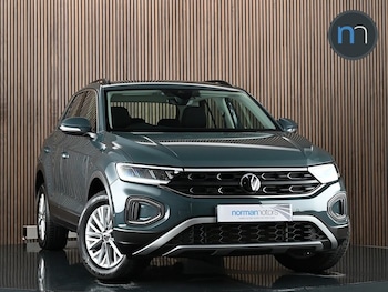 Used Volkswagen T-Roc 2023 for sale - 78168006: Photo