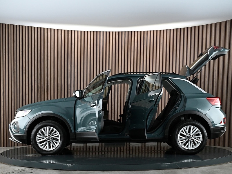 Used Volkswagen T-Roc 2023 for sale - 78168006: Photo 21