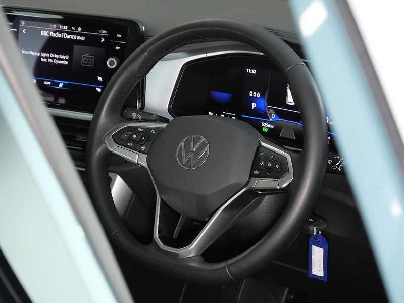 Used Volkswagen T-Roc 2023 for sale - 78168006: Photo 24