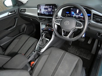 Used Volkswagen T-Roc 2023 for sale - 78168006: Photo
