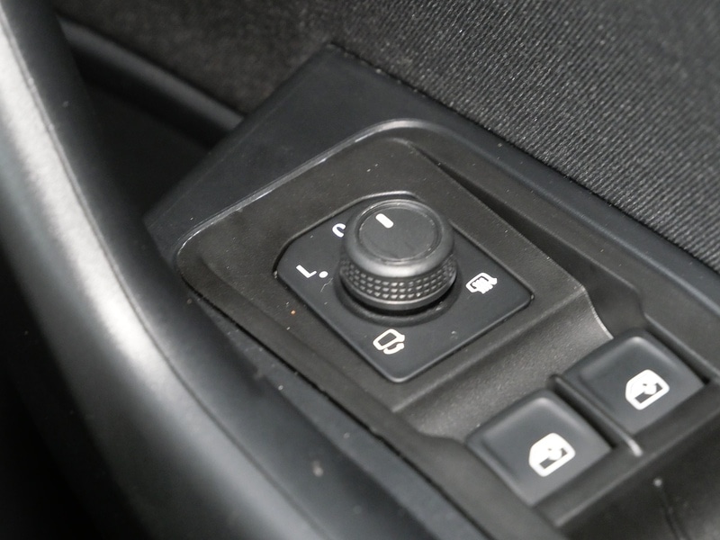 Used Volkswagen T-Roc 2023 for sale - 78168006: Photo 41