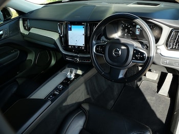 Used Volvo XC60 2021 for sale - 76119372: Photo