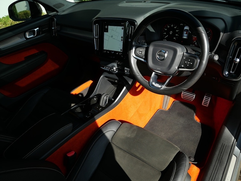 Used Volvo XC40 2018 for sale - 76218497: Photo 3