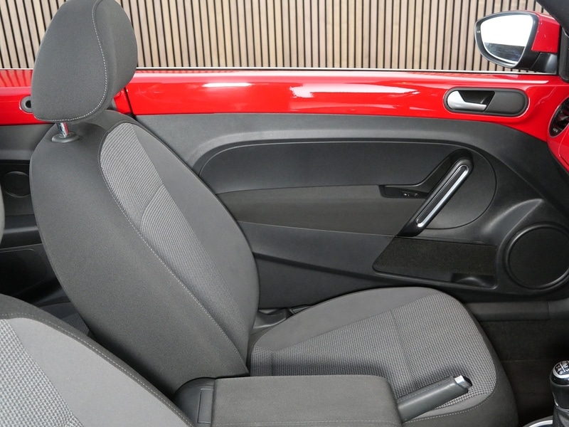 Used Volkswagen Beetle 2016 for sale - 78040245: Photo 29