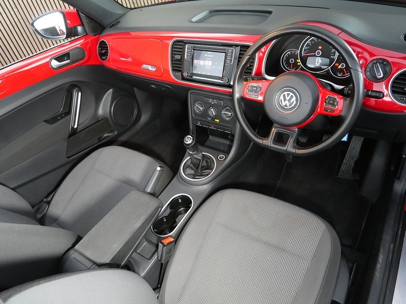 Used Volkswagen Beetle 2016 for sale - 78040245: Photo 3