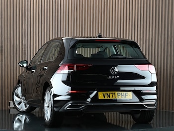 Used Volkswagen Golf 2021 for sale - 78944144: Photo