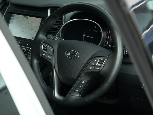 Used Hyundai Santa Fe 2018 for sale - 76323809: Photo 12