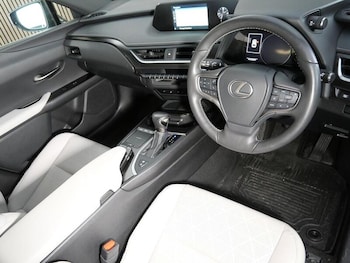 Used Lexus UX 2019 for sale - 77846502: Photo