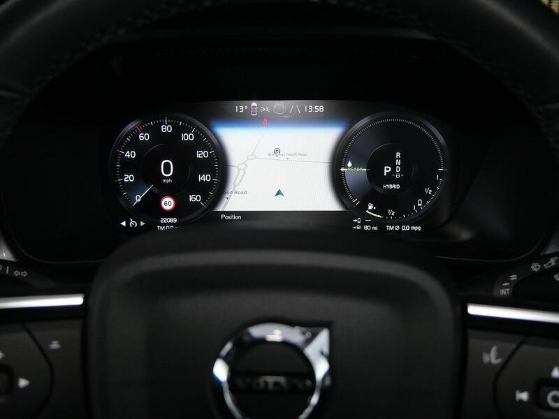 Used Volvo XC40 2022 for sale - 77840684: Photo 25