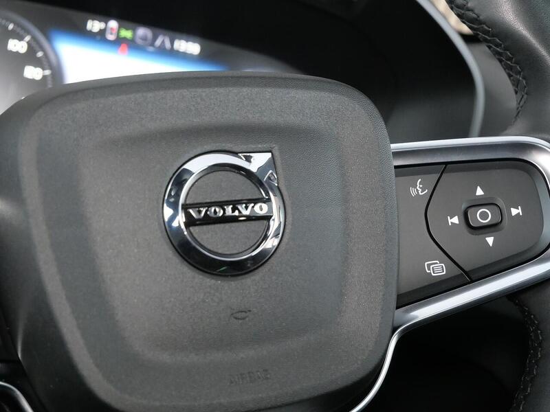 Used Volvo XC40 2022 for sale - 77840684: Photo 38