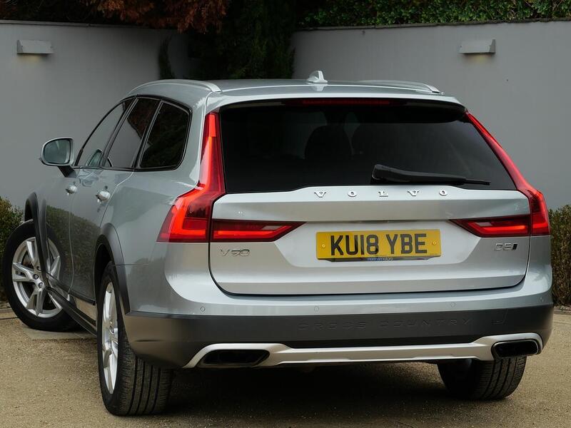 Used Volvo V90 Cross Country 2018 for sale - 76267487: Photo 10