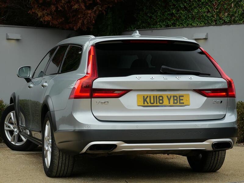 Used Volvo V90 Cross Country 2018 for sale - 76267487: Photo 3