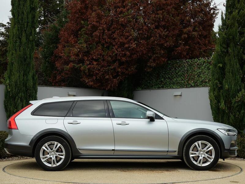 Used Volvo V90 Cross Country 2018 for sale - 76267487: Photo 8