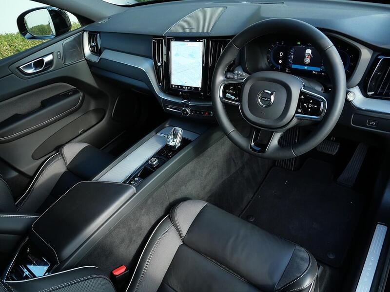 Used Volvo XC60 2023 for sale - 76396611: Photo 3