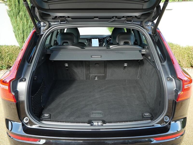 Used Volvo XC60 2023 for sale - 76396611: Photo 35