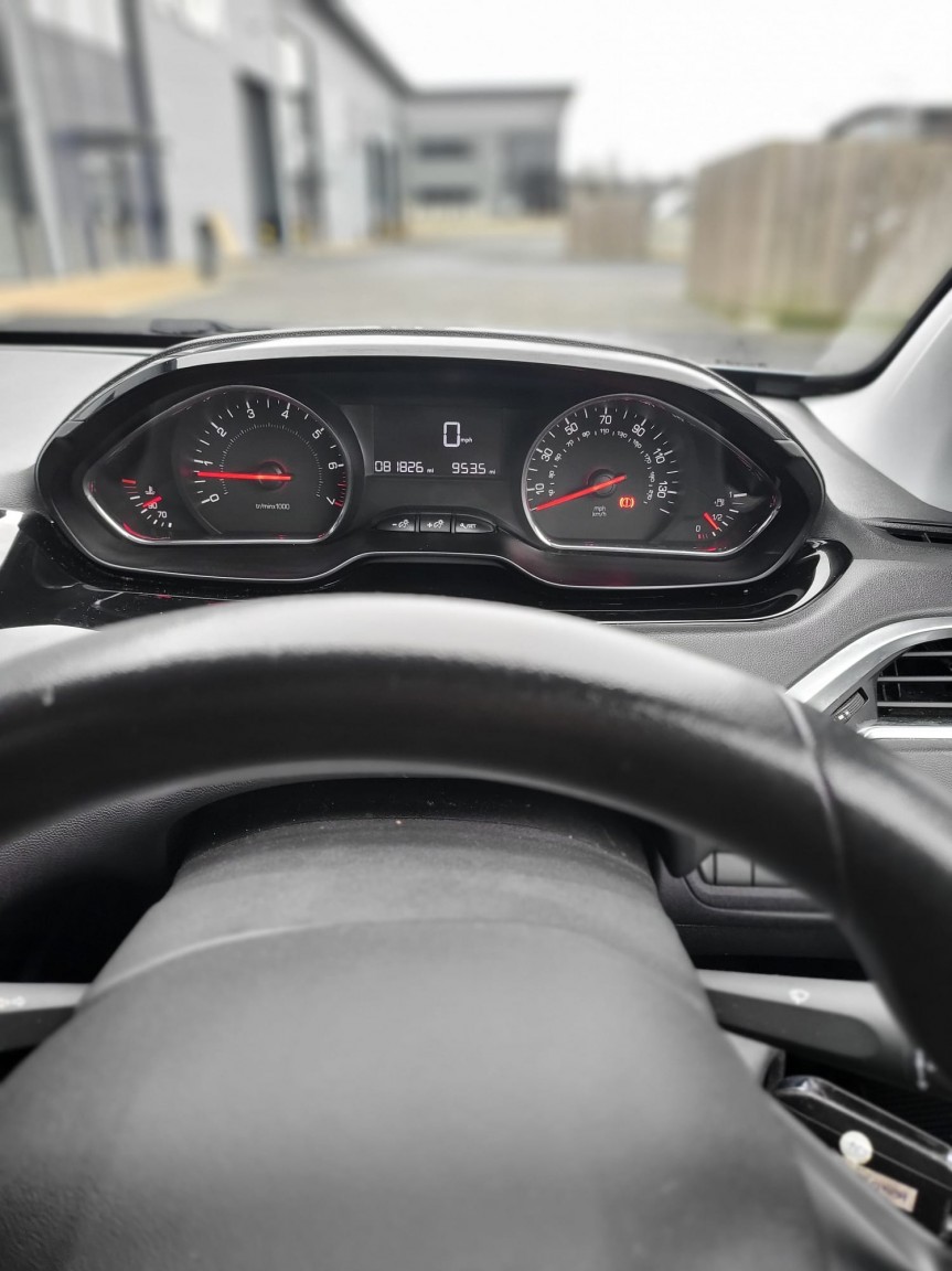 Used Peugeot 208 2012 for sale - 77802664: Photo 11