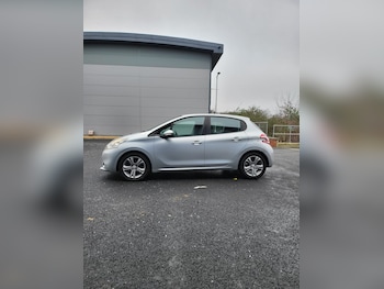 Used Peugeot 208 2012 for sale - 77802664: Photo