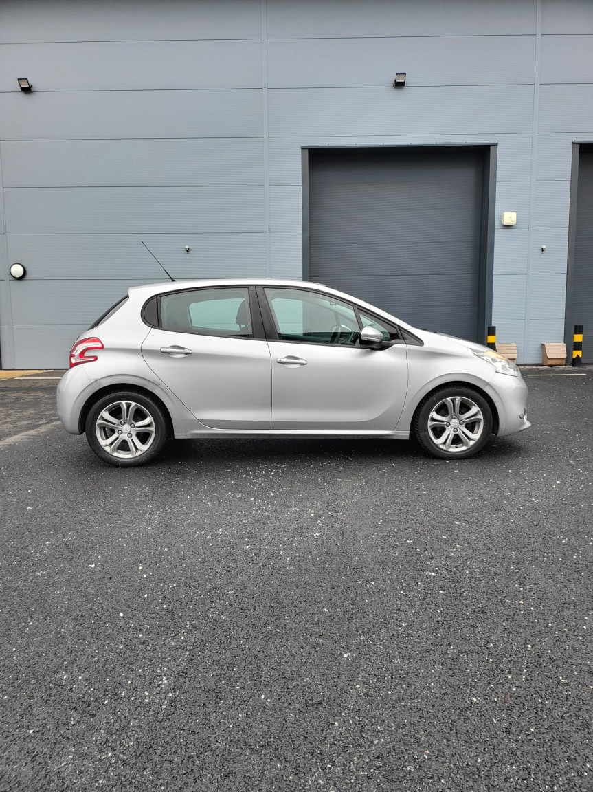 Used Peugeot 208 2012 for sale - 77802664: Photo 8