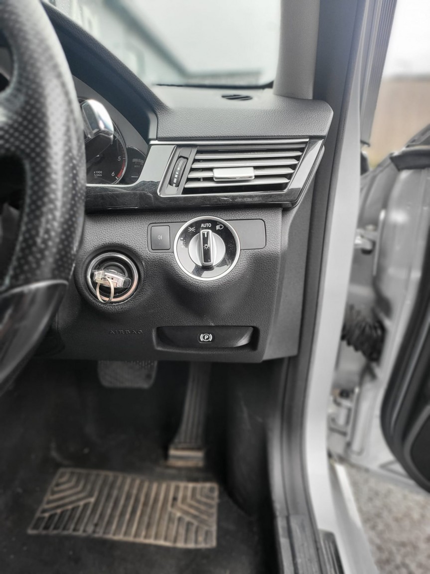 Used Mercedes-Benz E Class 2013 for sale - 77897778: Photo 12