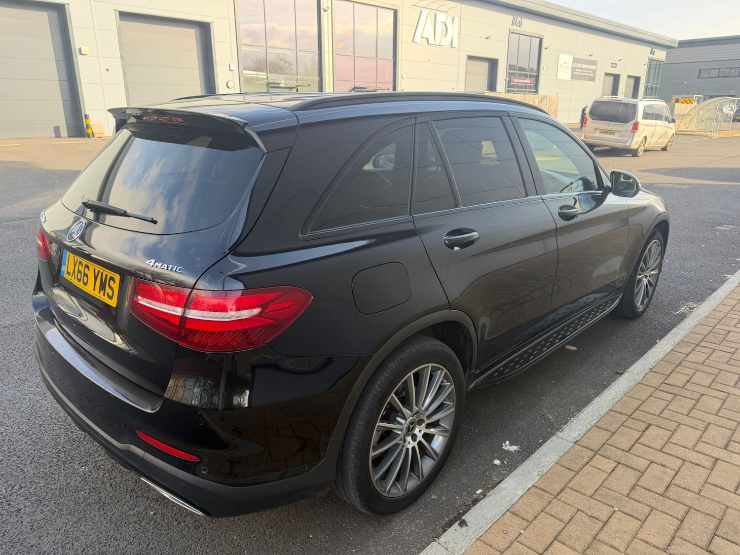Used Mercedes-Benz GLC 2016 for sale - 77681757: Photo 8