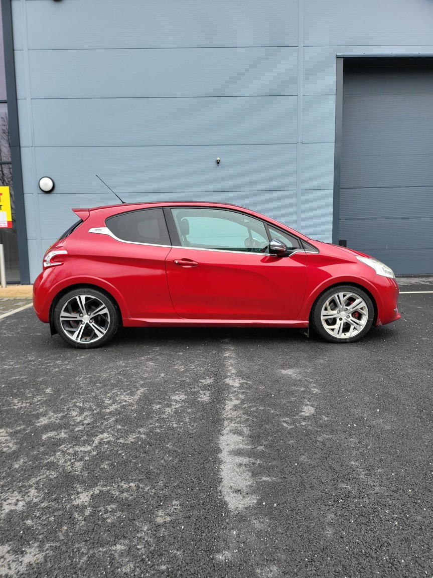 Used Peugeot 208 2014 for sale - 77802662: Photo 10