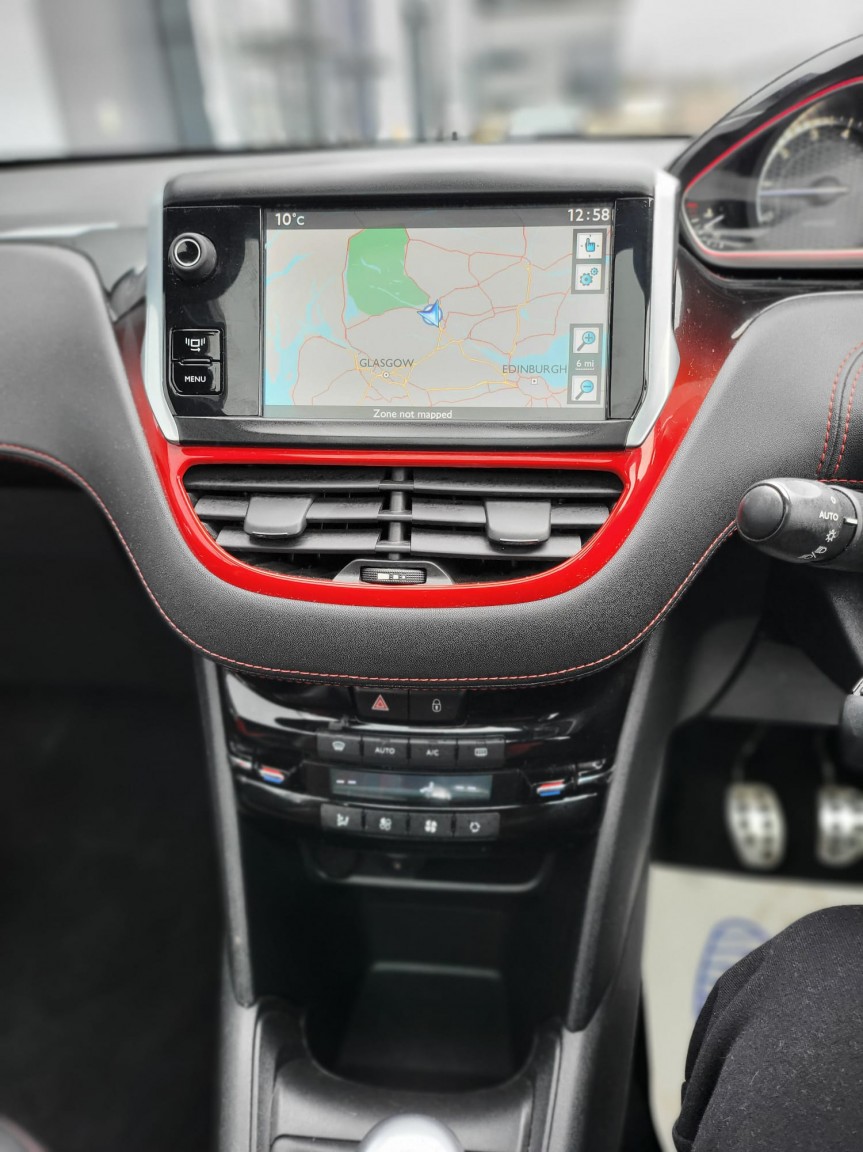 Used Peugeot 208 2014 for sale - 77802662: Photo 13