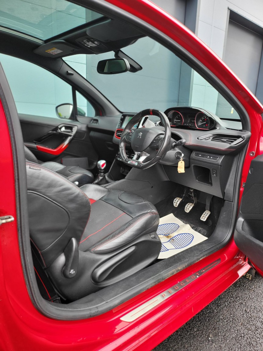 Used Peugeot 208 2014 for sale - 77802662: Photo 19