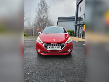 Used Peugeot 208 2014 for sale - 77802662: Photo