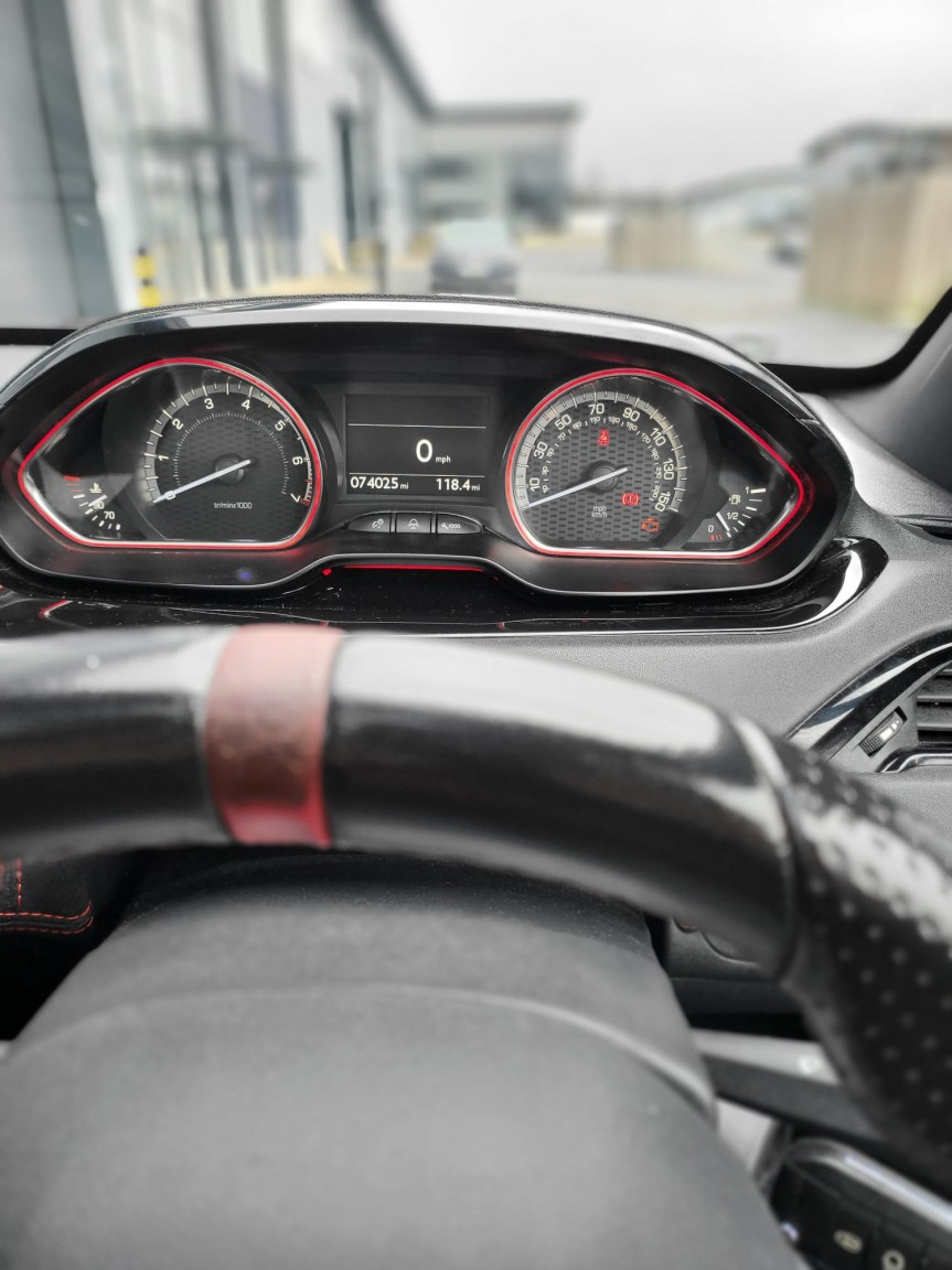 Used Peugeot 208 2014 for sale - 77802662: Photo 21