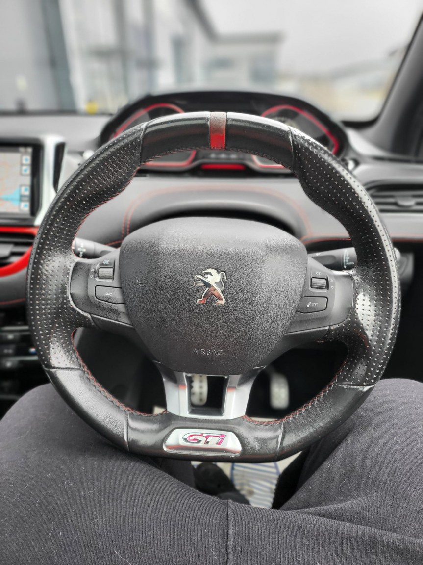 Used Peugeot 208 2014 for sale - 77802662: Photo 23