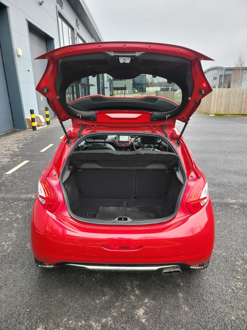 Used Peugeot 208 2014 for sale - 77802662: Photo 24