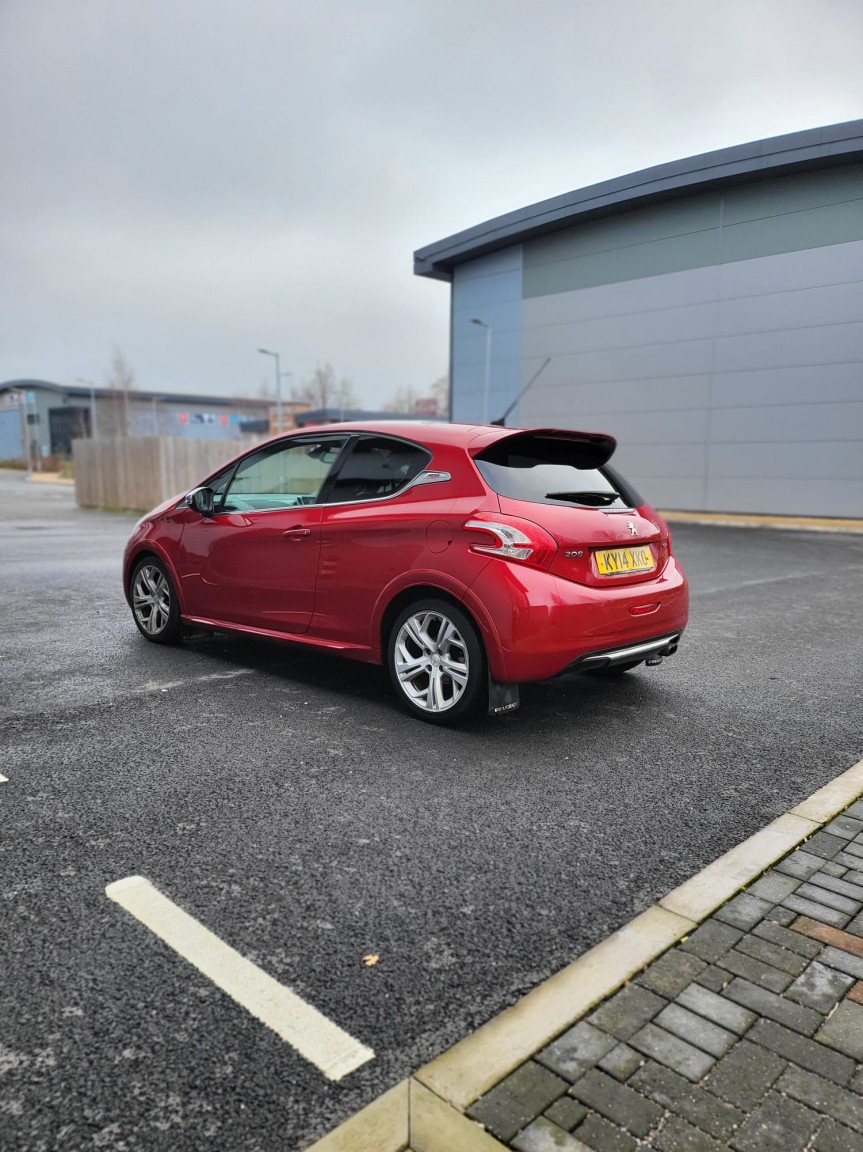 Used Peugeot 208 2014 for sale - 77802662: Photo 5